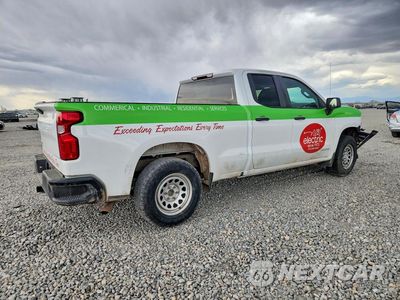 Trzecie zdjęcie samochodu z tyłu: 2019 CHEVROLET SILVERADO K1500 VIN:1GCRYAEHXKZ231541 - miniatura