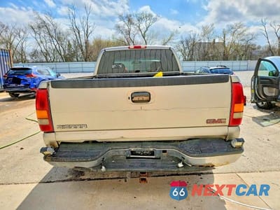 Zdjęcie 6 z 12 samochodu: 1999 GMC NEW SIERRA K1500 VIN:1GTEK19T1XE501477 - miniatura