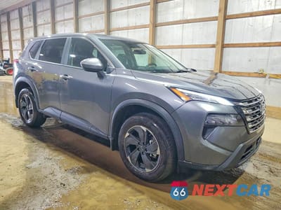 Czwarte zdjęcie samochodu z boku: 2025 NISSAN ROGUE SV VIN:5N1BT3BB3SC672504 - miniatura