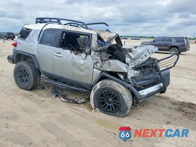 Czwarte zdjęcie samochodu z boku: 2009 TOYOTA FJ CRUISER BASE VIN:JTEBU11F29K057349 - miniatura