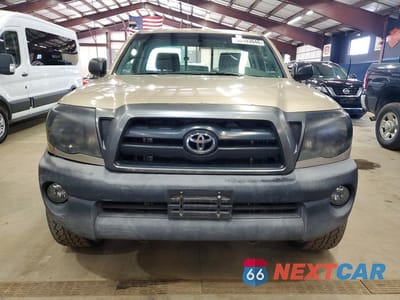 Piąte zdjęcie samochodu w środku: 2005 TOYOTA TACOMA BASE VIN:5TENX22N55Z134743 - miniatura