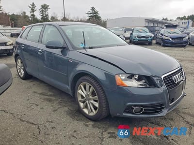 Czwarte zdjęcie samochodu z boku: 2012 AUDI A3 PREMIUM VIN:WAUBEAFM0CA151801 - miniatura