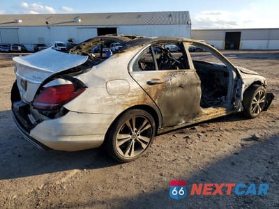 Trzecie zdjęcie samochodu z tyłu: 2019 MERCEDES-BENZ C 300 4MATIC VIN:55SWF8EB4KU319213 - miniatura
