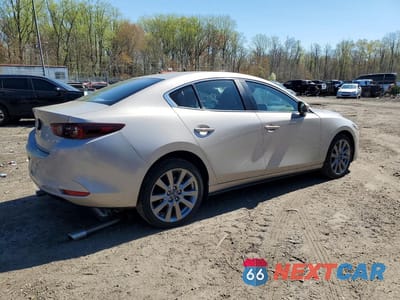 Trzecie zdjęcie samochodu z tyłu: 2023 MAZDA 3 PREFERRED VIN:3MZBPACM6PM355347 - miniatura