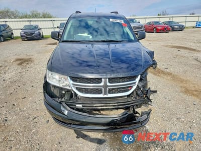 Piąte zdjęcie samochodu w środku: 2020 DODGE JOURNEY SE VIN:3C4PDCAB9LT264569 - miniatura