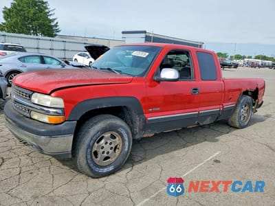 2002 CHEVROLET SILVERADO K1500 1GCEK19T22E210852 - główne zdjęcie licytacji z USA - miniatura