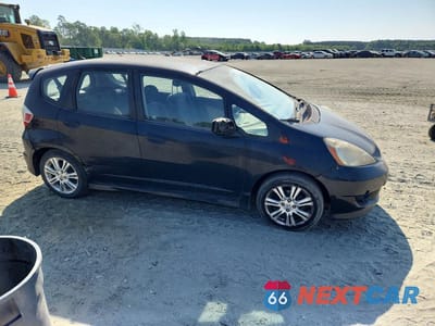Czwarte zdjęcie samochodu z boku: 2009 HONDA FIT VIN:JHMGE874X9S025642 - miniatura