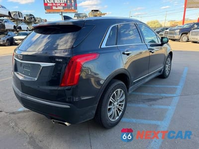 Czwarte zdjęcie samochodu z boku: 2019 CADILLAC XT5 LUXURY VIN:1GYKNDRS7KZ252343 - miniatura