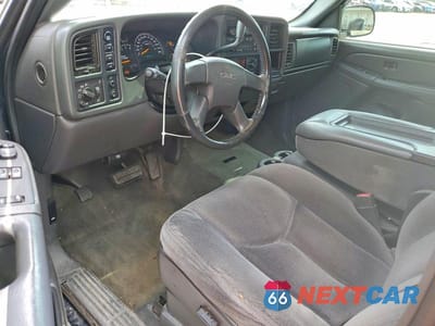 Zdjęcie 8 z 11 samochodu: 2005 GMC NEW SIERRA K1500 VIN:1GTEK19B45E174285 - miniatura