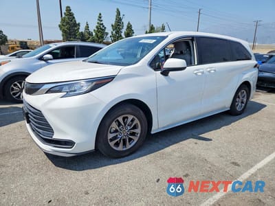 2023 TOYOTA SIENNA LE 8-PASSENGER 5TDKSKFC8PS089761 - główne zdjęcie licytacji z USA - miniatura