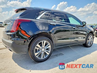 Trzecie zdjęcie samochodu z tyłu: 2025 CADILLAC XT5 PREMIUM LUXURY VIN:1GYKNCRS2SZ132895 - miniatura