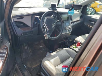 Zdjęcie 8 z 12 samochodu: 2019 TOYOTA SIENNA LIMITED PREMIUM 7-PASSENGER VIN:5TDDZ3DC5KS213412 - miniatura