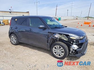 Czwarte zdjęcie samochodu z boku: 2021 KIA SOUL LX VIN:KNDJ23AU4M7759426 - miniatura