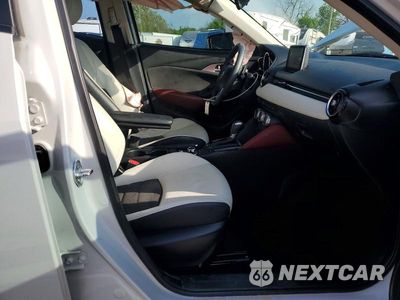 Zdjęcie 7 z 13 samochodu: 2016 MAZDA CX-3 GRAND TOURING VIN:JM1DKDB78G0124008 - miniatura