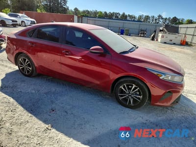 Czwarte zdjęcie samochodu z boku: 2024 KIA FORTE LXS VIN:3KPF24AD0RE819897 - miniatura
