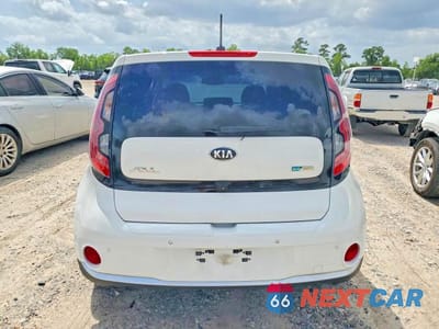 Zdjęcie 6 z 12 samochodu: 2017 KIA SOUL EV + VIN:KNDJX3AE4H7018662 - miniatura