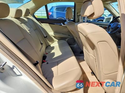 Zdjęcie 10 z 11 samochodu: 2012 MERCEDES-BENZ C 300 4MATIC VIN:WDDGF8BB6CR237947 - miniatura