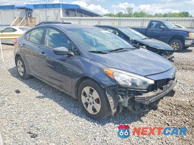Czwarte zdjęcie samochodu z boku: 2016 KIA FORTE LX VIN:KNAFK4A63G5437466 - miniatura