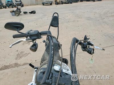 Piąte zdjęcie samochodu w środku: 2019 HARLEY-DAVIDSON FXBB VIN:1HD1YJJ20KB063401 - miniatura