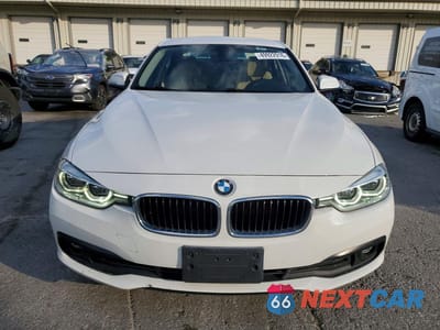 Piąte zdjęcie samochodu w środku: 2018 BMW 320 XI VIN:WBA8E5G58JNU47311 - miniatura