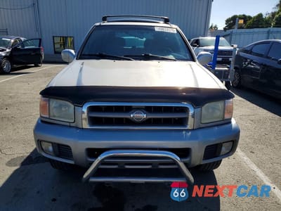 Piąte zdjęcie samochodu w środku: 2001 NISSAN PATHFINDER SE VIN:JN8DR09Y31W598670 - miniatura