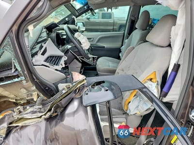 Zdjęcie 7 z 14 samochodu: 2017 TOYOTA SIENNA L 7-PASSENGER VIN:5TDZZ3DC8HS790580 - miniatura