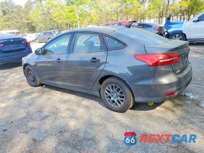 Drugie zdjęcie samochodu z przodu: 2016 FORD FOCUS S VIN:1FADP3E26GL224011 - miniatura