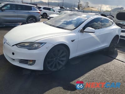 2013 TESLA MODEL S 5YJSA1CN0DFP13944 - główne zdjęcie licytacji z USA - miniatura