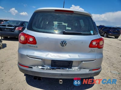 Zdjęcie 6 z 12 samochodu: 2010 VOLKSWAGEN TIGUAN SE VIN:WVGBV7AX6AW523838 - miniatura