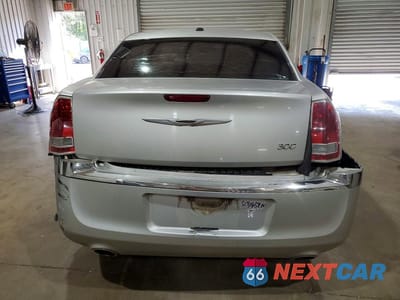 Zdjęcie 6 z 12 samochodu: 2012 CHRYSLER 300 VIN:2C3CCAAG1CH251569 - miniatura