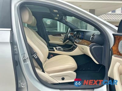 Piąte zdjęcie samochodu w środku: 2017 MERCEDES-BENZ E 300 4MATIC VIN:WDDZF4KB7HA189074 - miniatura