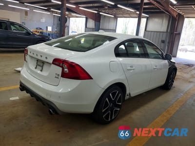 Trzecie zdjęcie samochodu z tyłu: 2017 VOLVO S60 DYNAMIC VIN:YV140MTL9H2431784 - miniatura