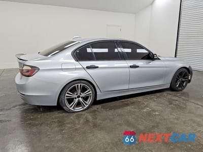 Trzecie zdjęcie samochodu z tyłu: 2012 BMW 328 I VIN:WBA3A5G54CNP15473 - miniatura