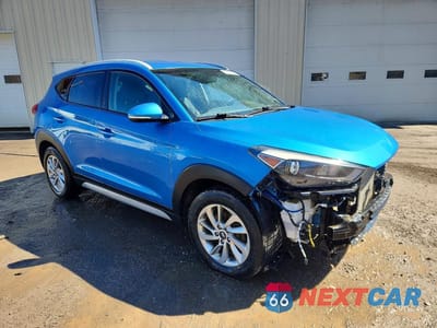 Czwarte zdjęcie samochodu z boku: 2017 HYUNDAI TUCSON SE PLUS VIN:KM8J3CA42HU417442 - miniatura