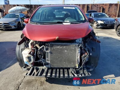 Piąte zdjęcie samochodu w środku: 2019 NISSAN VERSA NOTE SV VIN:3N1CE2CP6KL359882 - miniatura