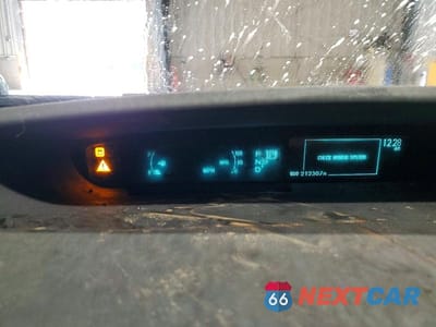 Zdjęcie 9 z 12 samochodu: 2010 TOYOTA PRIUS V VIN:JTDKN3DU0A0056515 - miniatura