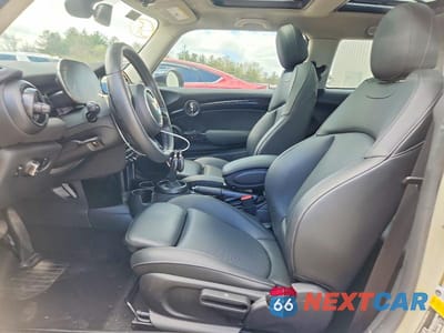 Zdjęcie 7 z 13 samochodu: 2022 MINI COOPER S VIN:WMW53DH07N2R60286 - miniatura
