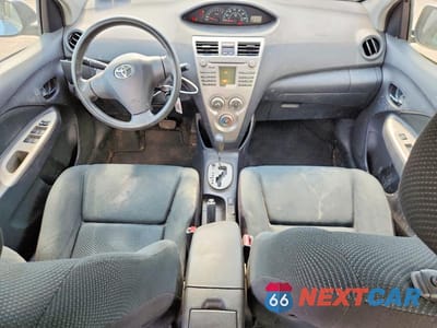 Zdjęcie 8 z 12 samochodu: 2010 TOYOTA YARIS BASE VIN:JTDBT4K34A4069217 - miniatura