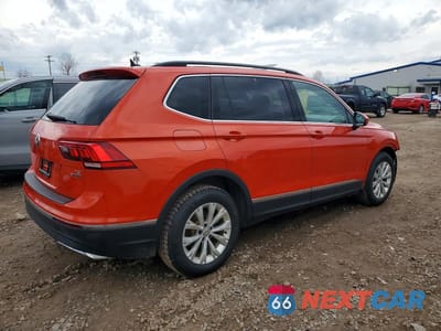 Trzecie zdjęcie samochodu z tyłu: 2018 VOLKSWAGEN TIGUAN SE VIN:3VV2B7AX2JM114962 - miniatura