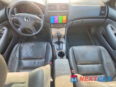 Zdjęcie 8 z 12 samochodu: 2005 HONDA ACCORD EX VIN:1HGCM66555A046112 - miniatura