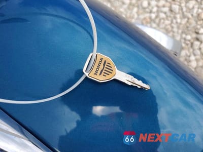 Zdjęcie 8 z 9 samochodu: 2004 HONDA VTX1300 C VIN:1HFSC55054A002211 - miniatura