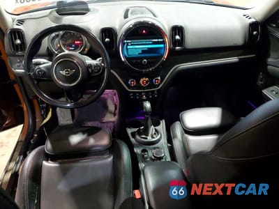 Zdjęcie 8 z 13 samochodu: 2018 MINI COOPER S COUNTRYMAN ALL4 VIN:WMZYT5C33J3E61144 - miniatura