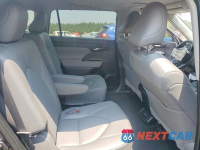 Zdjęcie 11 z 13 samochodu: 2022 TOYOTA HIGHLANDER XLE VIN:5TDHZRAH4NS107199 - miniatura