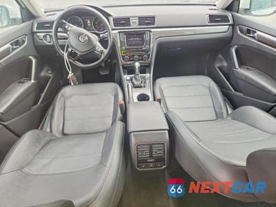 Zdjęcie 8 z 12 samochodu: 2017 VOLKSWAGEN PASSAT SE VIN:1VWGT7A38HC058081 - miniatura