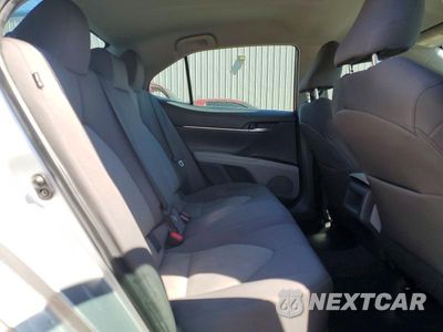 Zdjęcie 10 z 12 samochodu: 2018 TOYOTA CAMRY L VIN:4T1B11HK7JU536208 - miniatura