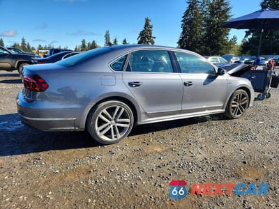 Trzecie zdjęcie samochodu z tyłu: 2017 VOLKSWAGEN PASSAT R-LINE VIN:1VWDT7A3XHC070736 - miniatura