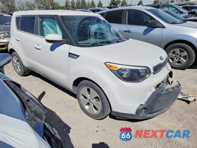 Czwarte zdjęcie samochodu z boku: 2016 KIA SOUL BASE VIN:KNDJN2A22G7323257 - miniatura