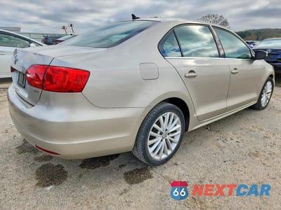 Trzecie zdjęcie samochodu z tyłu: 2013 VOLKSWAGEN JETTA TDI VIN:3VWLL7AJ9DM234433 - miniatura