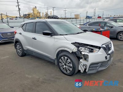 Czwarte zdjęcie samochodu z boku: 2020 NISSAN KICKS S VIN:3N1CP5BV4LL509422 - miniatura
