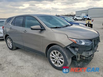 Czwarte zdjęcie samochodu z boku: 2019 CHEVROLET EQUINOX LT VIN:3GNAXKEV5KS524165 - miniatura